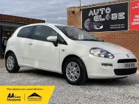 Używany Fiat Punto Pop 69 KM (50 kW) 2014 Biały Hatchback