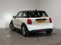 Used Mini Cooper 136 HP (100 kW) 2018 White Hatchback