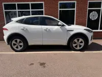 Usado Jaguar E-Pace R-Dynamic 180 CV (132 kW) 2019 Blanco SUV
