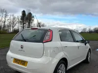 Używany Fiat Punto Easy 69 KM (50 kW) 2013 Biały Hatchback