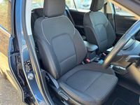 Begagnad Ford Focus Titanium 2021 Blå Halvkombi