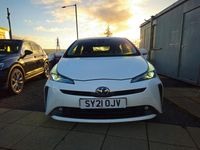 Used Toyota Prius Active 122 HP (89 kW) 2021 White Hatchback