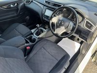 Used Nissan Qashqai Acenta Premium 2014 White SUV