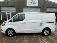 Begagnad Ford Transit Custom Limited 170 HK (125 kW) 2020 Vit Van