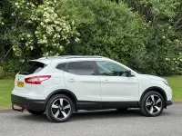 Used Nissan Qashqai N-Connecta 110 HP (80 kW) 2017 White metallic SUV