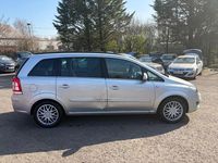 Second-hand Vauxhall Zafira 125 CP (91 kW) 2011 Argintiu Monovolum