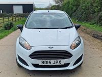 Used Ford Fiesta 93 HP (68 kW) 2015 White Van