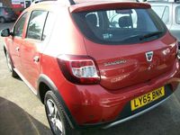 Used Dacia Sandero Lauréate 90 HP (66 kW) 2015 Red Hatchback