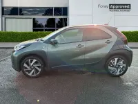 Used Toyota Aygo X 72 HP (52 kW) 2022 Khaki green SUV