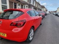 Begagnad Vauxhall Astra SRi 2012 Röd Halvkombi