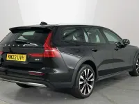 Used Volvo V60 CC Plus 250 HP (183 kW) 2022 Black Estate
