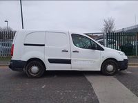 Begagnad Peugeot Partner S 2011 Vit Minibuss