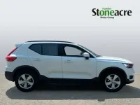 Used Volvo XC40 Momentum 127 HP (93 kW) 2022 White SUV