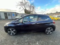 Używany Peugeot 208 GT-line 110 KM (80 kW) 2016 Niebieski Hatchback