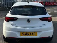 Used Vauxhall Astra Elite 108 HP (79 kW) 2016 White Hatchback