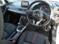Begagnad Mazda 2 Inclusive 2017 Vit Halvkombi