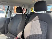 Second-hand Vauxhall Corsa Design Edition 70 CP (51 kW) 2015 Galben Hatchback