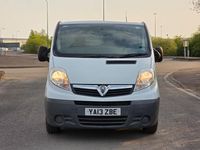 Second-hand Vauxhall Vivaro 115 CP (84 kW) 2013 Alb Monovolum