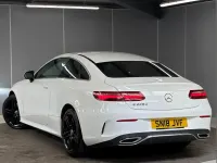 Usado Mercedes E220 AMG line 191 HP (140 kW) 2018 Branco Coupé