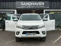 Used Toyota HiLux 150 HP (110 kW) 2018 White Pickup