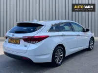 Used Hyundai i40 SE 115 HP (84 kW) 2015 White Estate