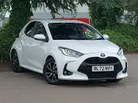 Used Toyota Yaris Hybrid Design 116 HP (85 kW) 2023 White Hatchback