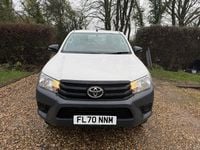 Used Toyota HiLux Active 150 HP (110 kW) 2020 White Pickup