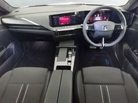 Used Vauxhall Astra 114 kW (156 HP) 2024 White Hatchback