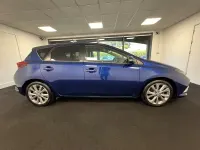 Used Toyota Auris 116 HP (85 kW) 2017 Blue Hatchback