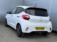 Used Hyundai i10 Premium 62 HP (45 kW) 2024 White Hatchback