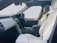 Used Land Rover Discovery 5 SE Dynamic 2023 Santorini black SUV