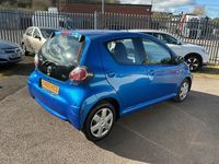 Used Toyota Aygo 67 HP (49 kW) 2010 Blue Hatchback