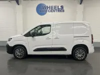 Usado Citroën Berlingo 100 HP (73 kW) 2024 Branco Monovolume