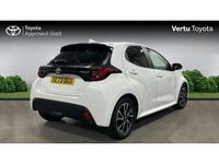 Used Toyota Yaris Hybrid Design 116 HP (85 kW) 2023 White Hatchback