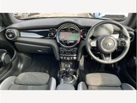 Used Mini Cooper Premium 136 HP (100 kW) 2024 Green Hatchback