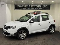 Used Dacia Sandero Lauréate 90 HP (66 kW) 2014 White Hatchback