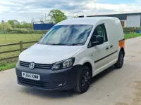 Begagnad VW Caddy 74 HK (54 kW) 2014 Vit Minibuss