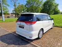 Begagnad Toyota Estima 2025 Vit Minibuss