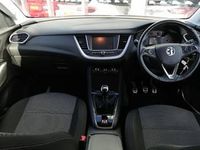 Used Vauxhall Grandland X Design Edition 130 HP (95 kW) 2019 Red SUV