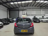 Begagnad Vauxhall Corsa 100 HK (73 kW) 2010 Grå Halvkombi