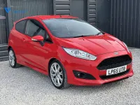 Used Ford Fiesta Zetec 125 HP (91 kW) 2016 Red Hatchback
