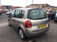 Used Renault Modus Dynamique 86 HP (63 kW) 2010 Beige MPV