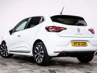 Used Renault Clio V Iconic 85 HP (62 kW) 2021 White Hatchback