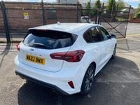 Used Ford Focus ST-Line 125 HP (91 kW) 2022 White Hatchback