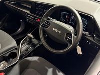 Used Kia Niro 139 HP (102 kW) 2022 White SUV