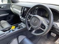 Usado Volvo V60 R-Design 2022 Preto Carrinha