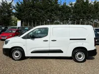 Used Vauxhall Combo 100 HP (73 kW) 2021 White MPV