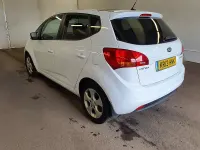 Used Kia Venga 125 HP (91 kW) 2013 White Hatchback