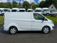 Usado Ford Transit Custom Limited 125 CV (91 kW) 2015 Blanco Van