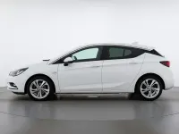 Used Vauxhall Astra SRi 2017 White Hatchback